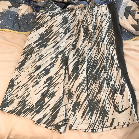 Men's Nike shorts - Picture 3 of 3